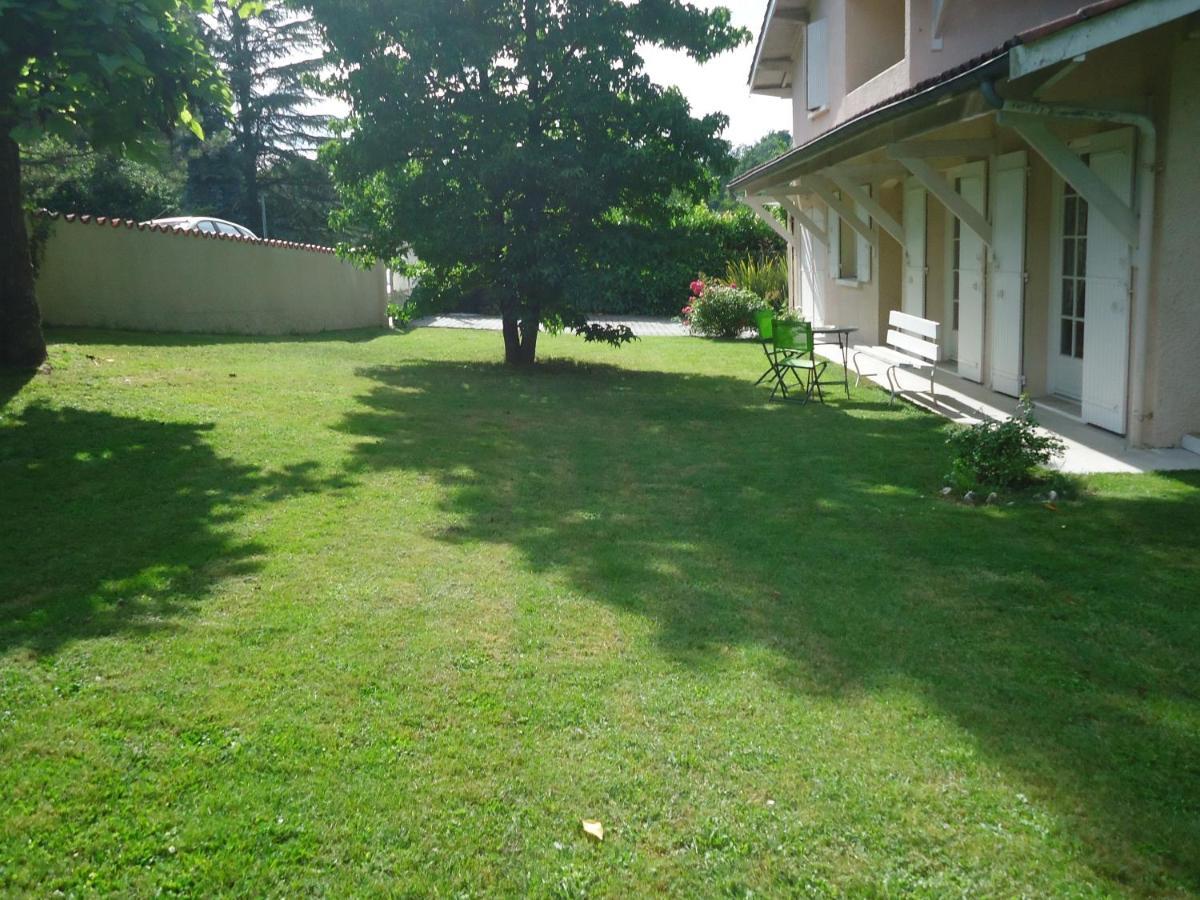 A La Cerisaie Bed & Breakfast Carignan-de-Bordeaux Dış mekan fotoğraf